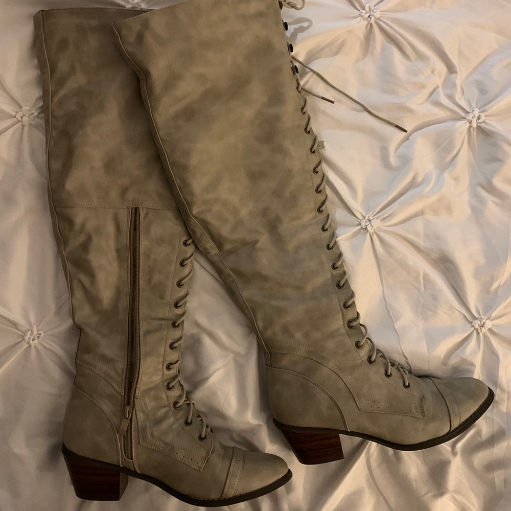 Full lace up gray knee boots